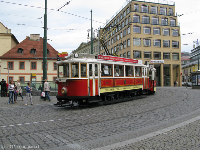 Tram 351